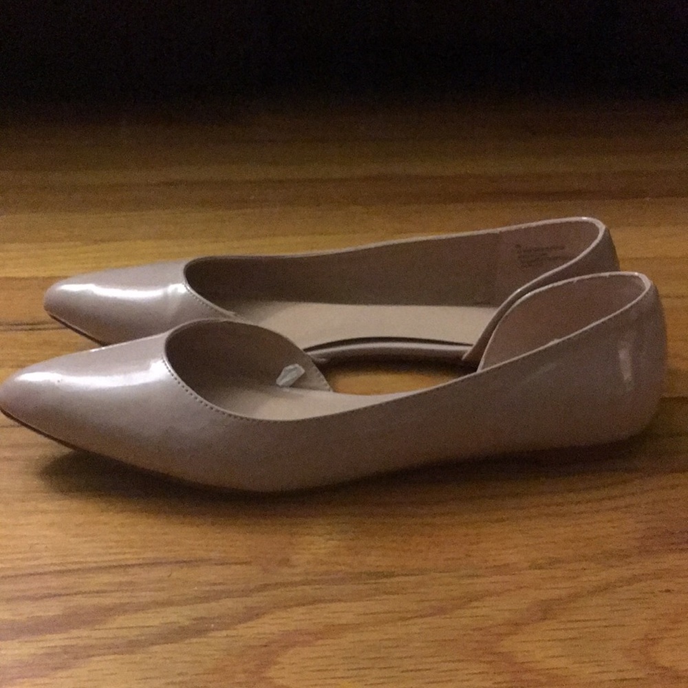 Nude flats